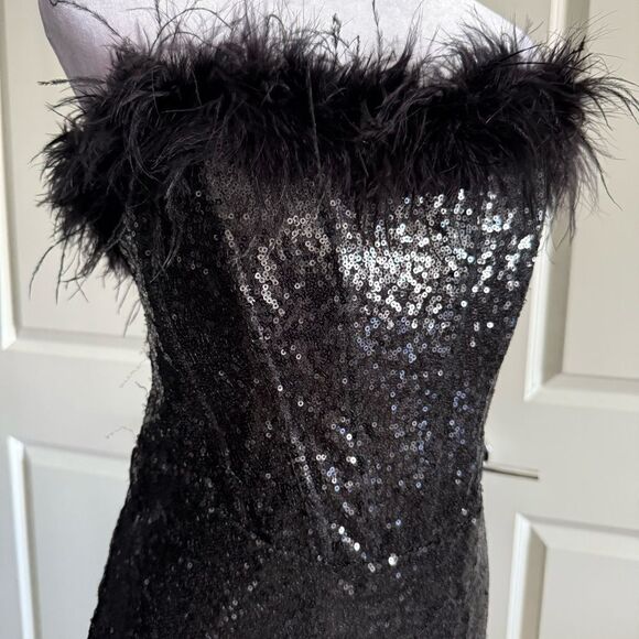 Windsor Black Sequins Strapless Corset Mini Dress with Feather Neckline Size L - Picture 2 of 9